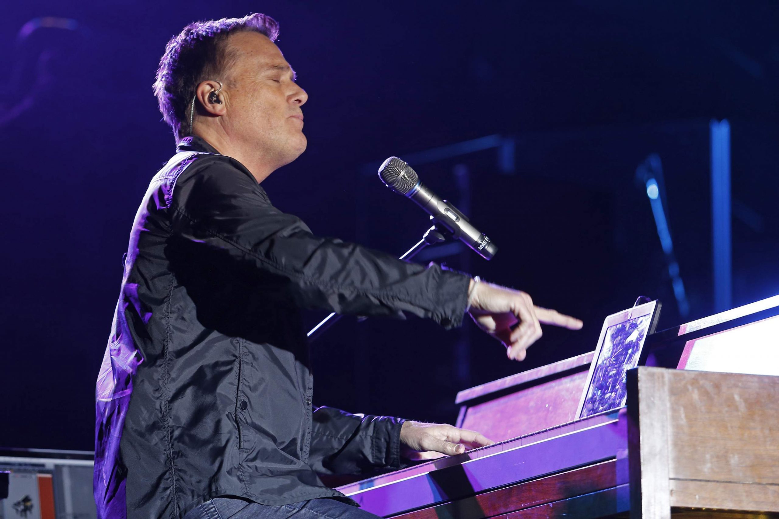 Michael W. Smith – Your Grace Shines on Me