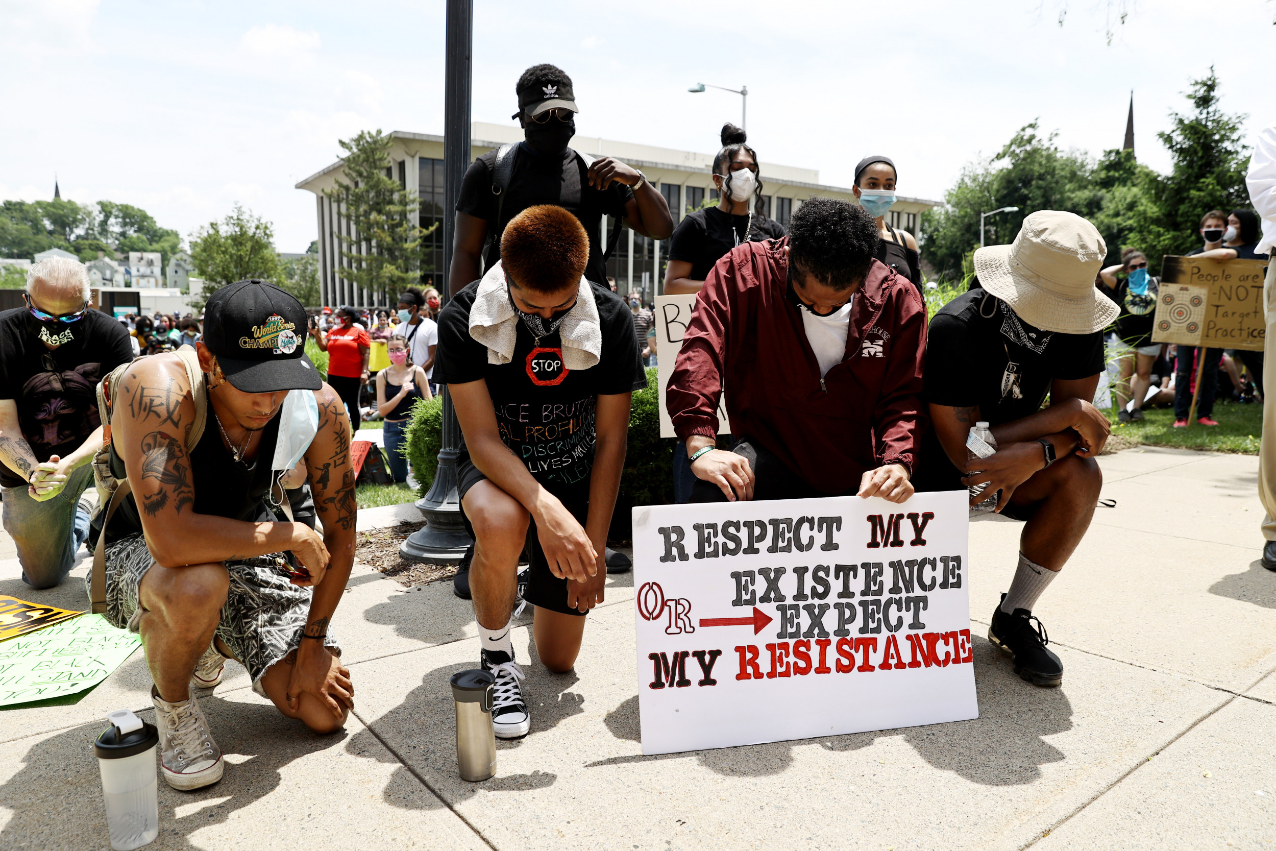 FedEx Suspends Employee Who Mocked George Floyd’s Death To Protesters