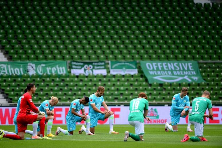 Premier League Approves Kneeling Protests, ‘Black Lives Matter’ On Shirts